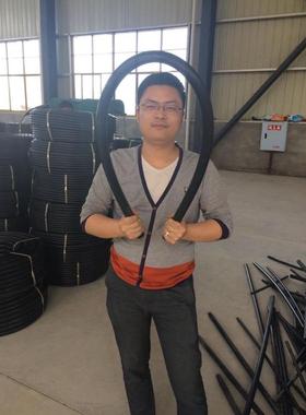 批发pe水管热熔自来水管3三4四6分1.5寸2黑硬管20 25 32 40塑料水