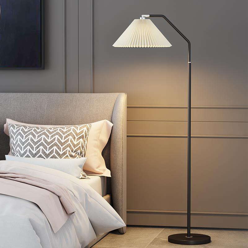 床头落地灯卧室主卧房间客厅沙发北欧简约现代氛围中山立式台灯具