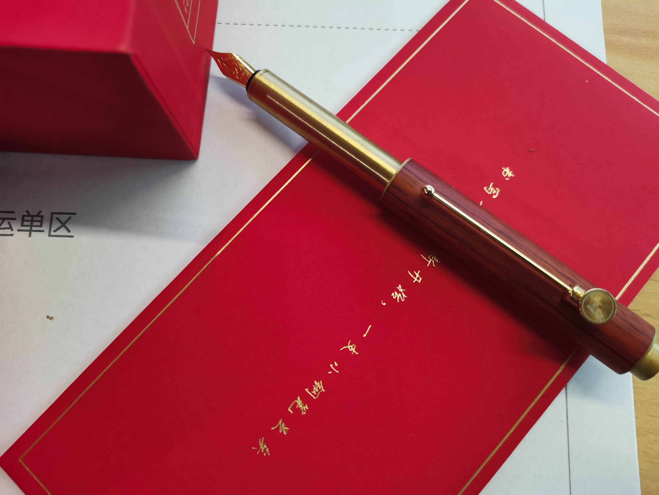 意外设计永生玫瑰花钢笔花信礼盒，送女生高档精致表白礼物