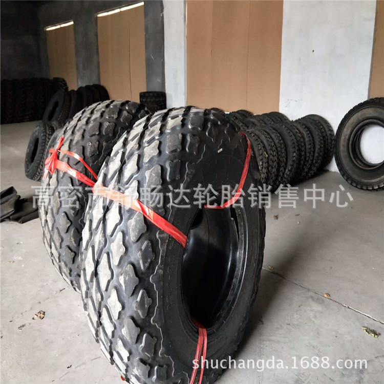 供应 压路机用23.1-26 梅花型花纹 工程轮胎 菠萝花纹