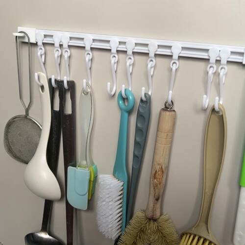 No-drill kitchen cabinet door back sliding track hooks, a ro