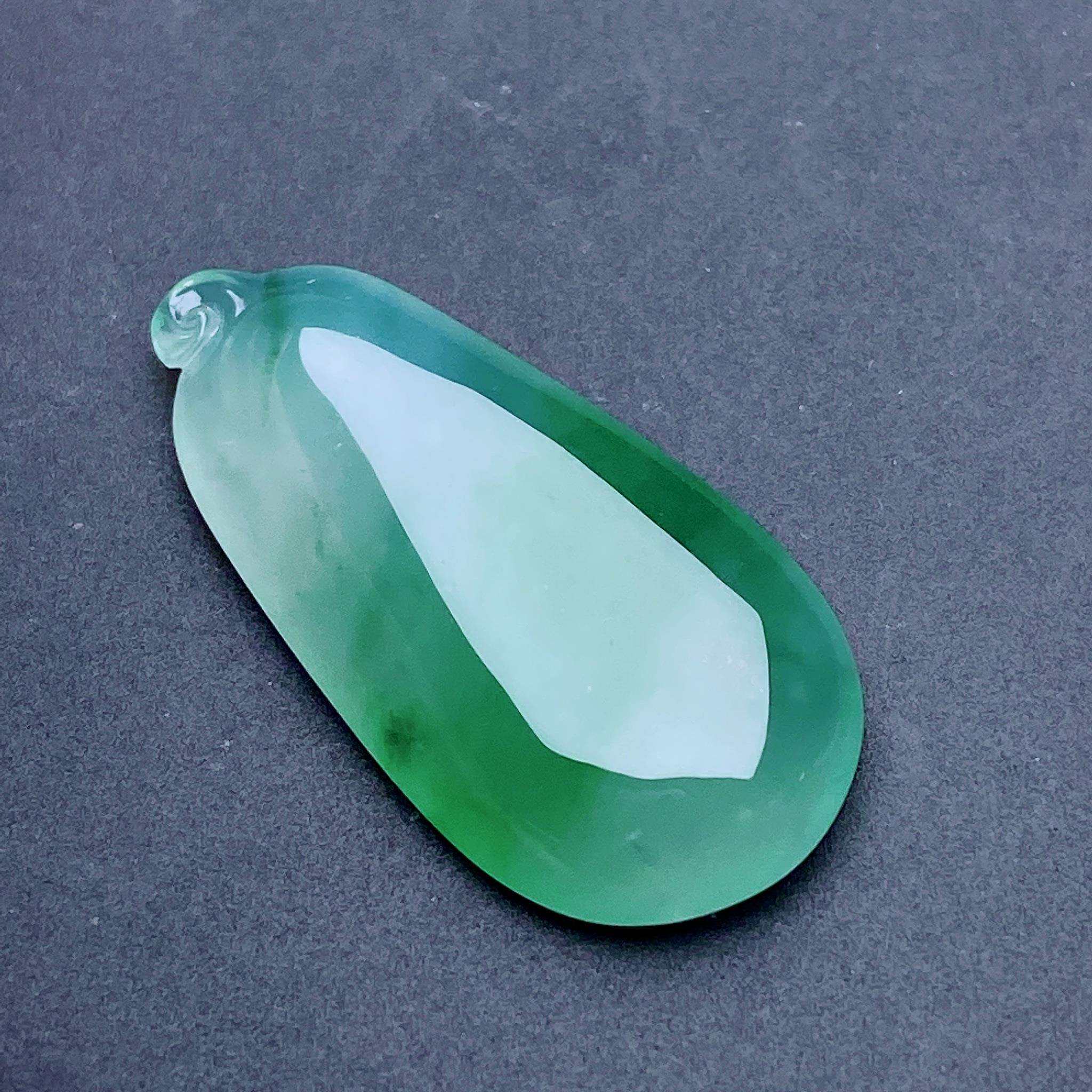 缅甸天然翡翠a货冰绿福瓜裸石fxj，尺寸：28.7-14-5.4mm