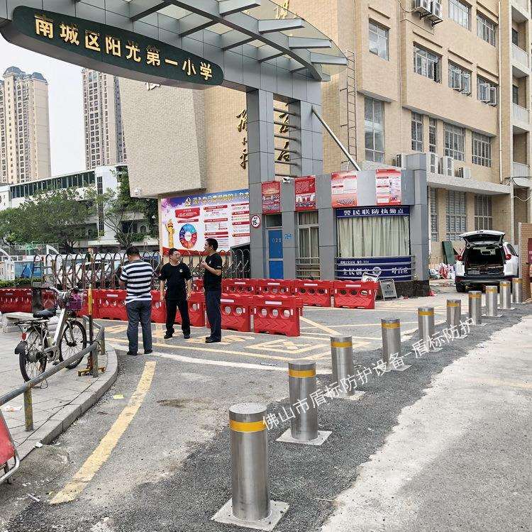 不锈钢防撞挡车器 景区小区学校商场出入口大门阻拦止车柱伸缩桩