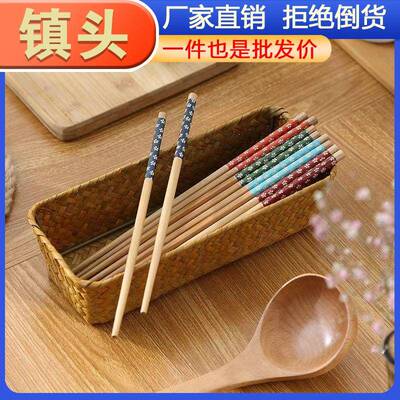 Japanese-style household kitchen utensils, including bamboo-