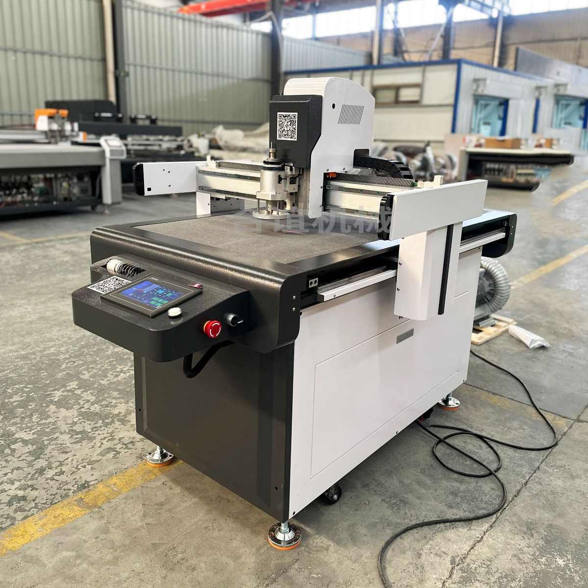 小型振动刀切割机软磁人工草坪树脂pvb膜EVA包装箱包裁剪机0906