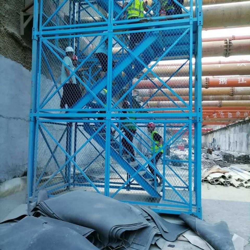 工程基坑笼建筑用安全梯笼爬梯工地安全梯香蕉批发安全施镀锌式
