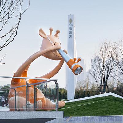 塑玻璃钢雕户商场广场外意卡ZSL-0999通人物形象IP大型创美陈景观