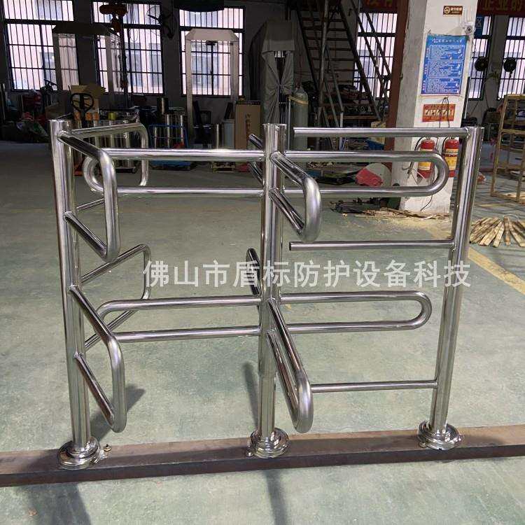 火车站单向旋转门不锈钢栅栏十字滚匝景区进出口旋转单向门