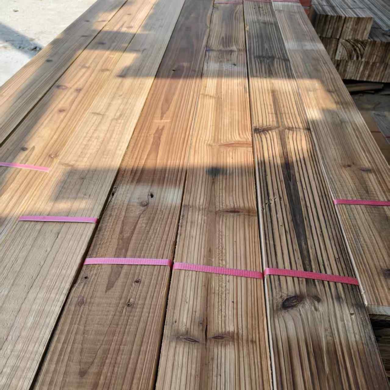 原木老木板旧木板松木杉木民宿餐厅酒吧仿古做旧木板复古风化木板