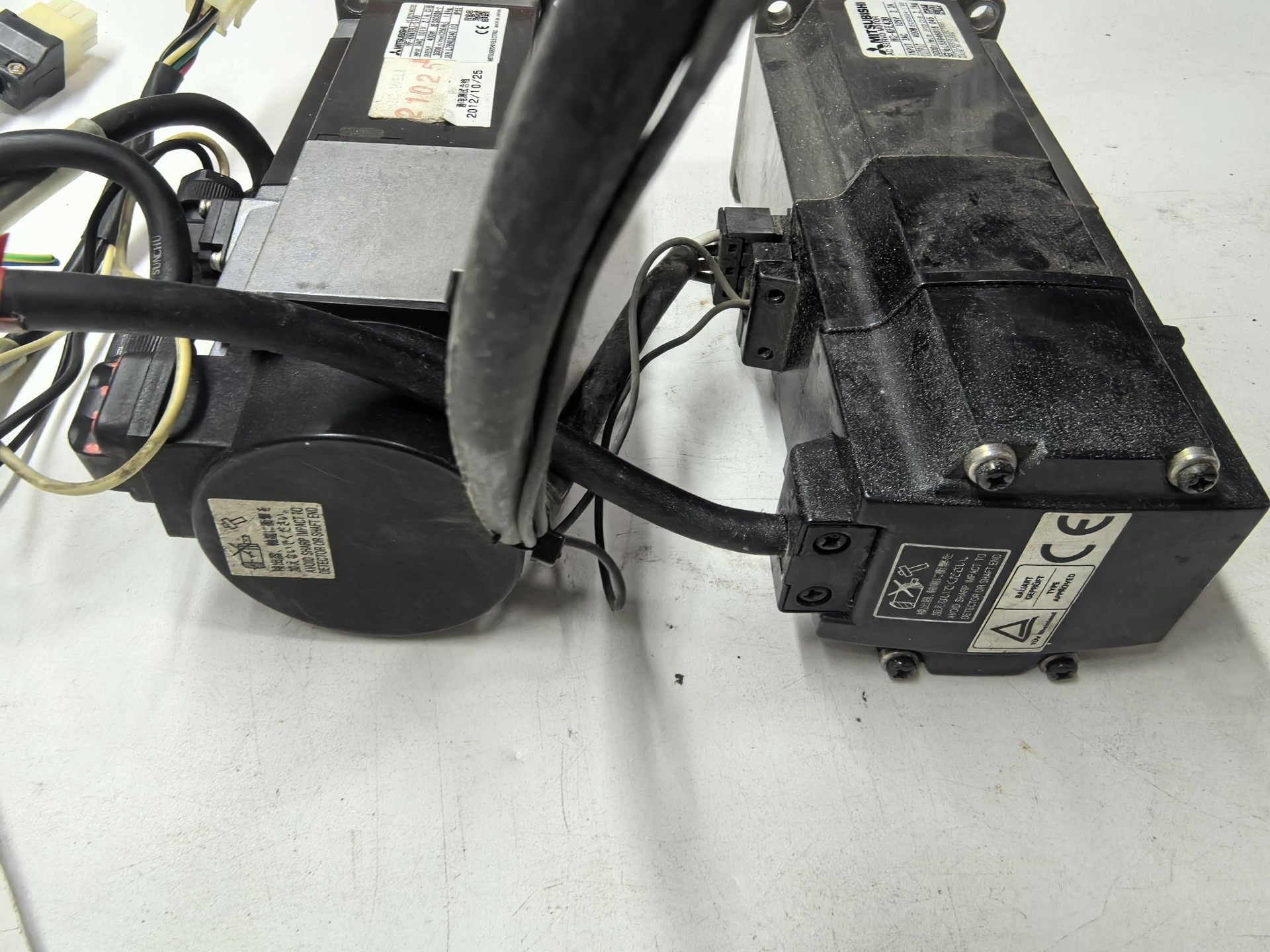 三菱电机HC-KFE43B，