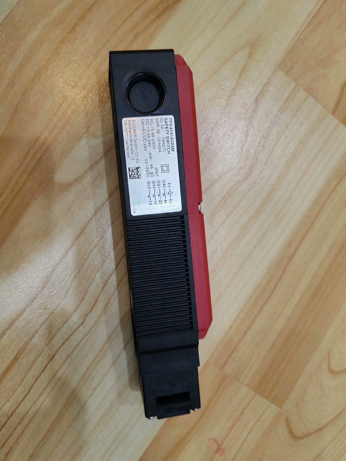 一个euchner安士能门锁TP3-4141A024