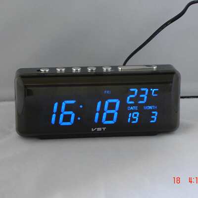 LED插电电子钟数码显示 带温度多组闹钟整点报时功能 LED CLOCK