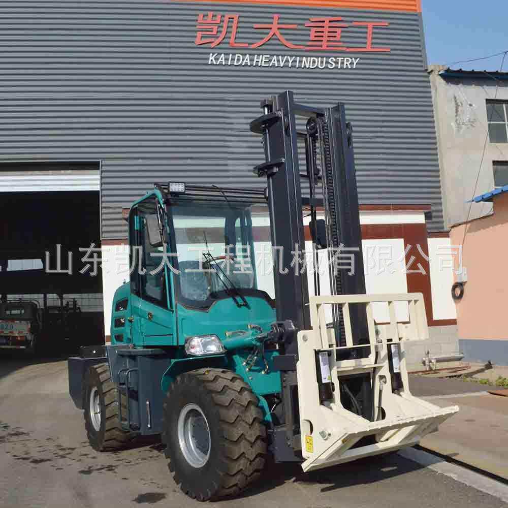 厂家销售多功能四驱越野叉车液压柴油搬运车抱夹升降装卸运输车
