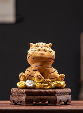 新款可爱车小老虎摆件陶瓷卡通肖生虎年祥物家居桌面摆吉设汽载装
