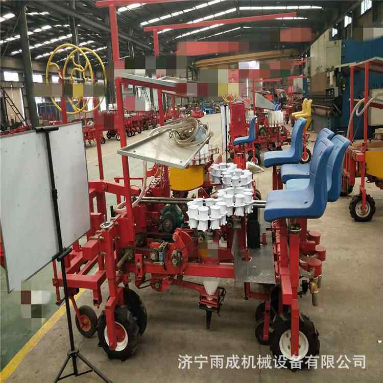 种植秧苗西瓜辣椒苗移苗机移栽机拖拉机后悬挂移栽机起垄覆膜