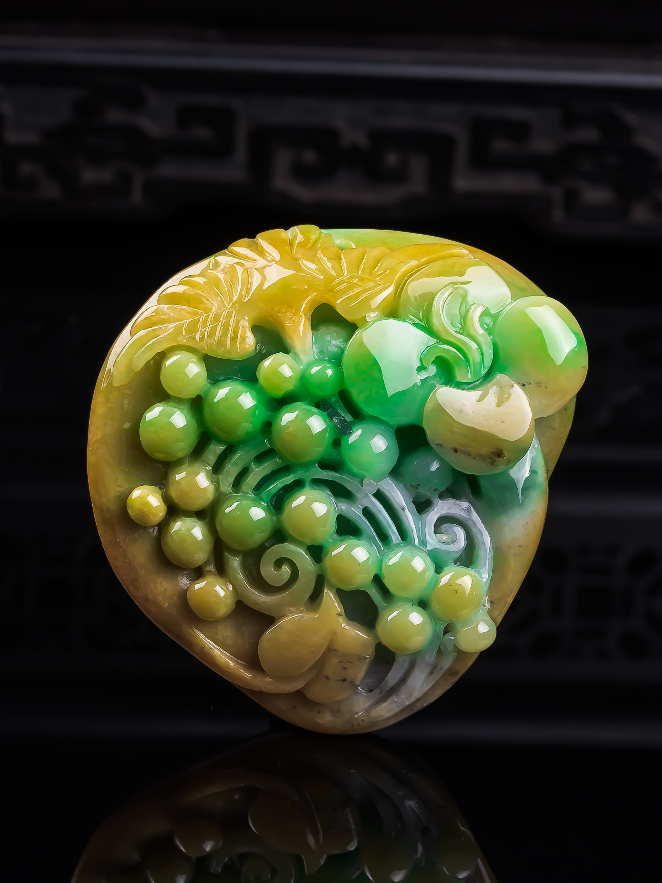 缅甸天然真品翡翠冰飘绿飘黄翡高档厚装闪拍鸟语花香玉吊坠27.84g