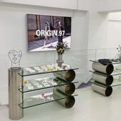 店鞋 店落地包多层买手陈列货架架中岛服装 店玻璃流水展示架饰品台