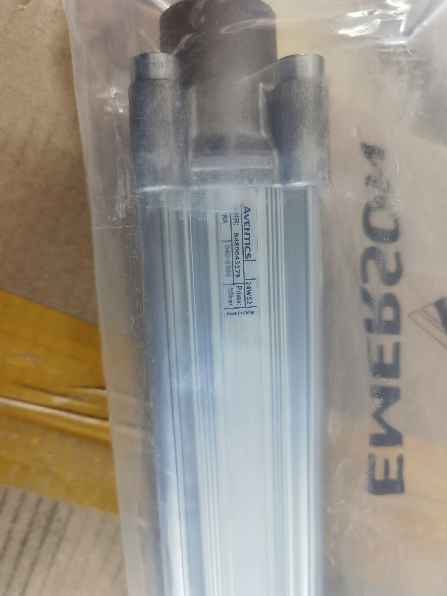 安沃驰气缸  4035012290 AVENTICS R48