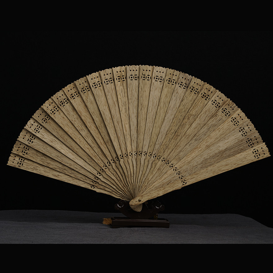 改【马雕扇摆件】（75.9g）沉香镂空雕扇香味纯正