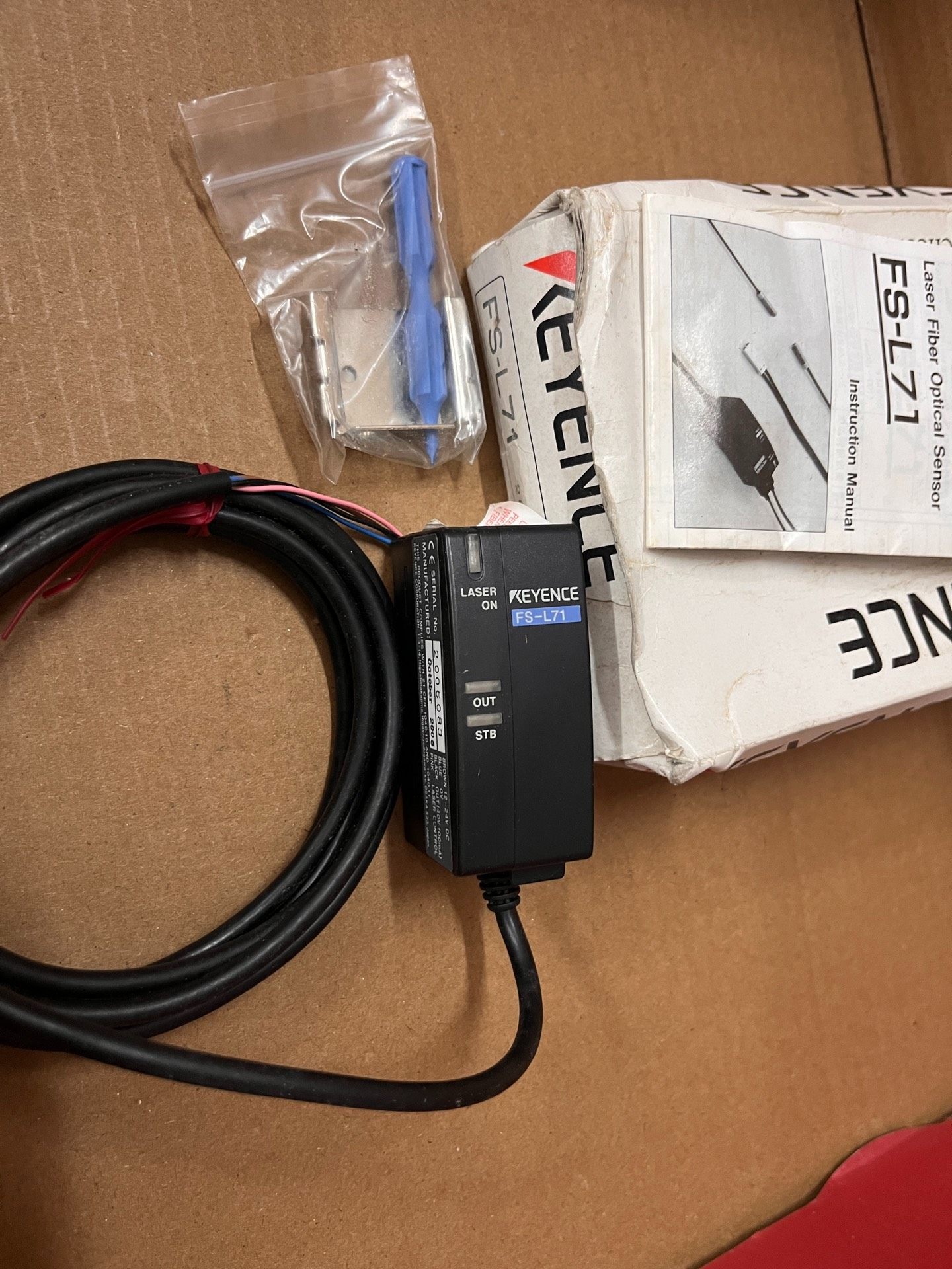 全新原装进口日本基恩士，FS-L71激光放大器