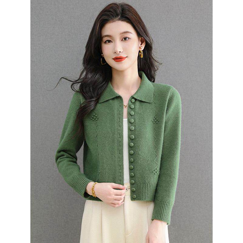 秋冬时尚翻领小个子毛衣女短款宽松针织单排扣开衫上衣配裙子外套