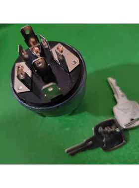 凯斯两头忙 收割机点火开 关:迪尔y210配件 凯斯305钥匙门