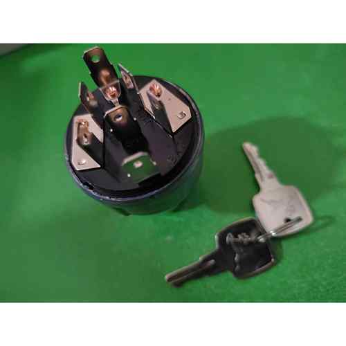 凯斯两头忙 收割机点火开 关:迪尔y210配件 凯斯305钥匙门