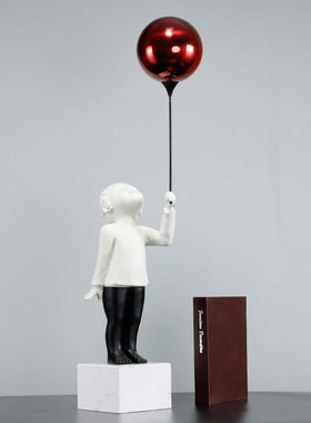 现代简约气球男孩人物摆件北欧样板房轻奢雕塑客厅电视柜软装饰品