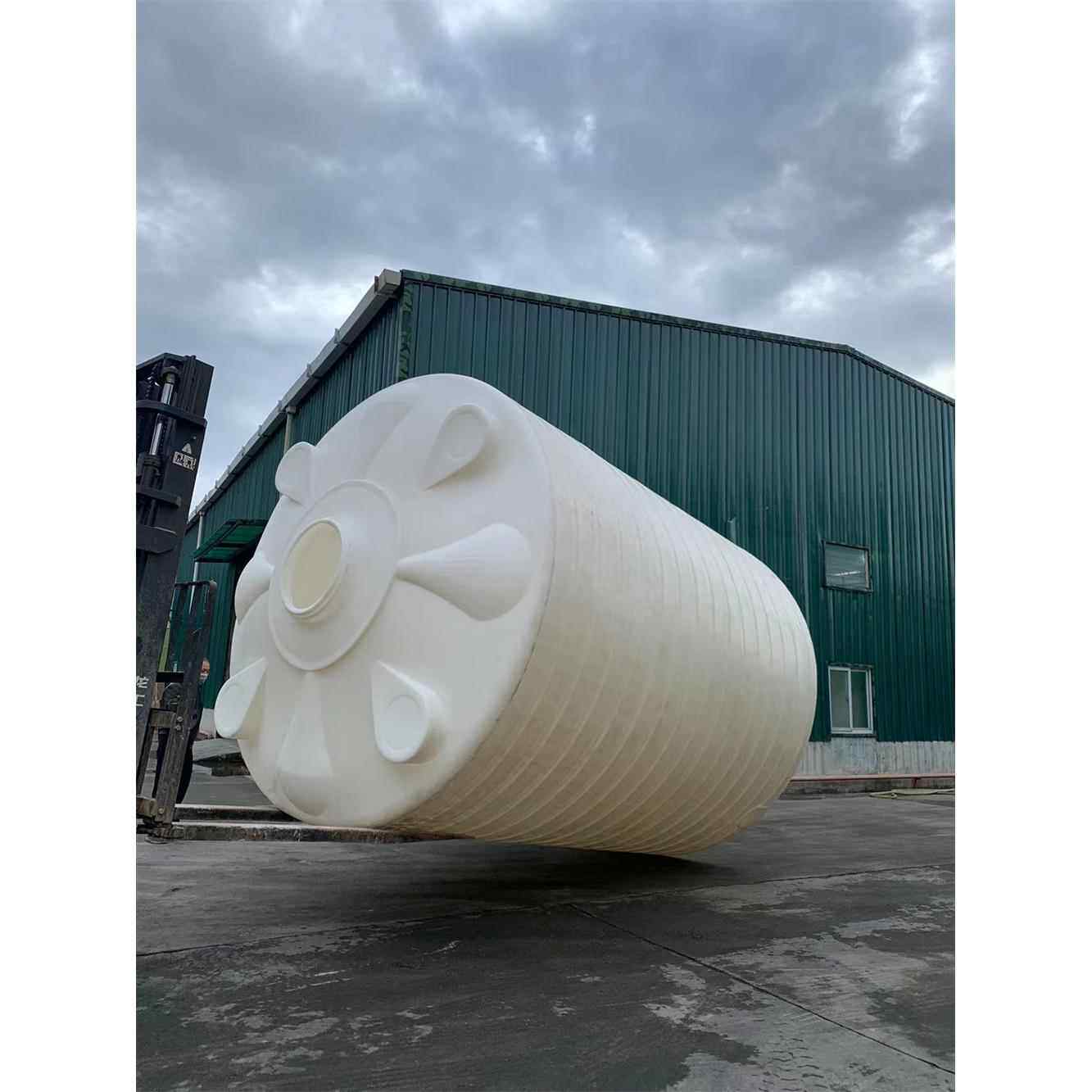 环保水处理厂用30吨大水箱PE水塔储水箱化工桶大容量可安装法兰