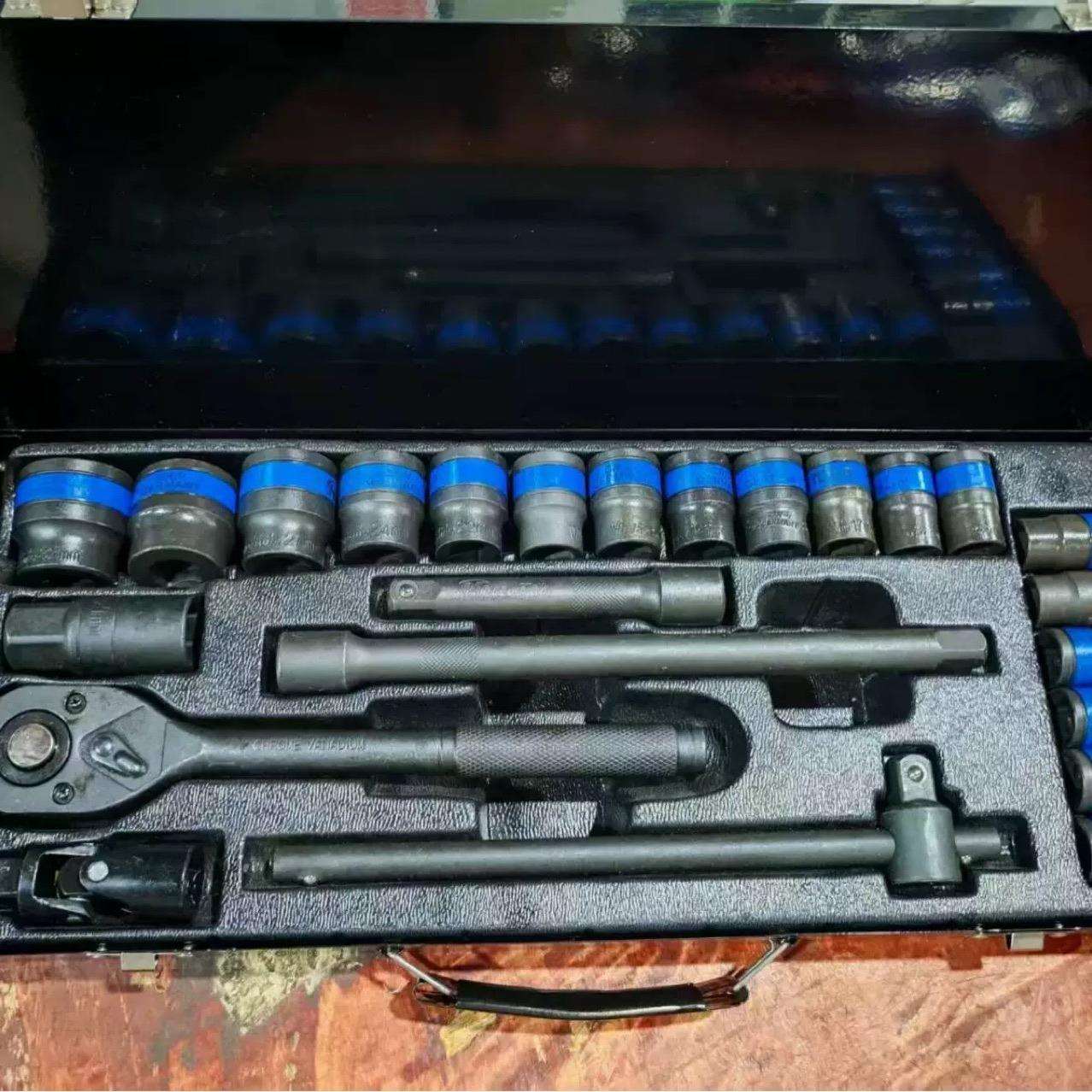 铁件套汽修工具装修车盒套筒24件套磷扳手轮汽车修棘理工具箱随车
