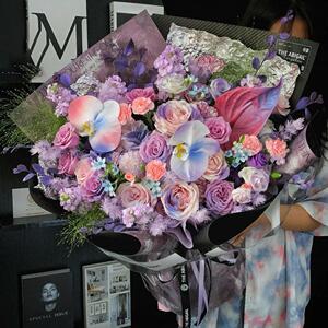 蝴蝶兰花束天津鲜花快递玫瑰北京送花郁金香送女友闺蜜生日花束