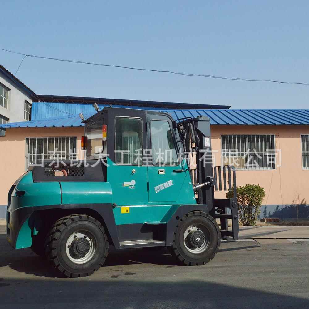 越叉车GM厂家供吨货吨4四驱四轮后转向柴油叉车工地装卸搬野运车