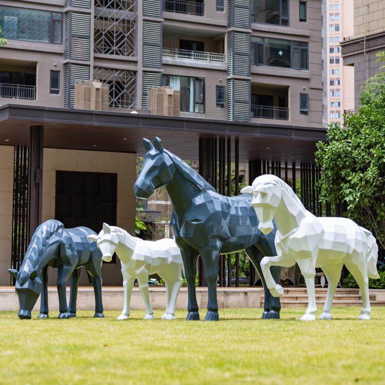 户外真园林景观玻璃钢几MFC何白马雕塑仿物模型动小区草坪装饰摆