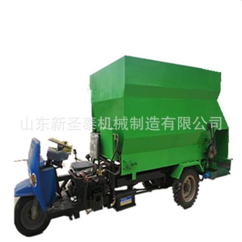 5立方电动撒料车柴油机款养殖场撒料车养牛场撒料车