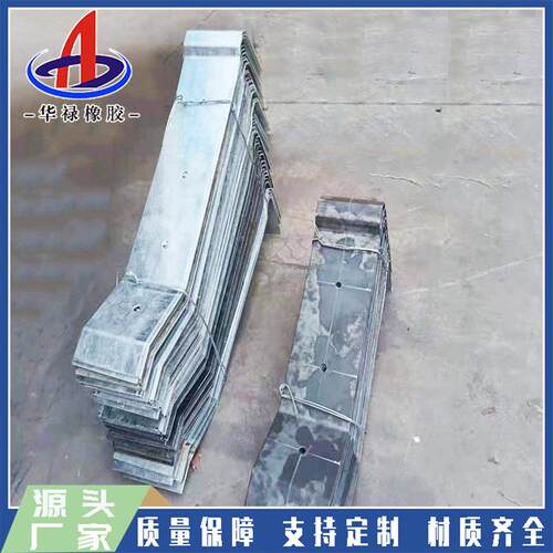桥梁防伸撞护栏钢折遮墙板镀锌缩缝钢绿色钢遮板不锈钢护栏OLY支