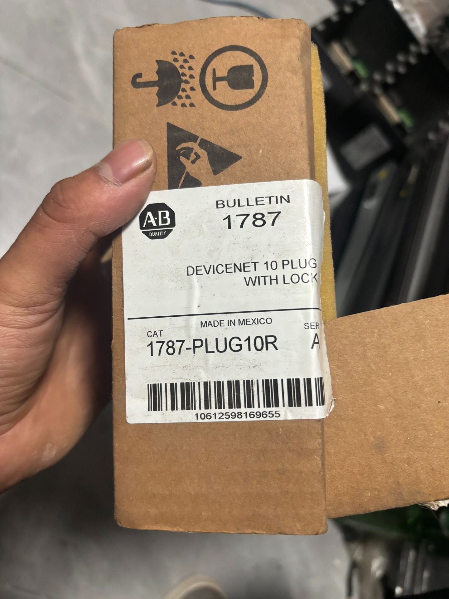 1787-PLUG10R罗克韦尔AB接线端子原装正品，仅拆封