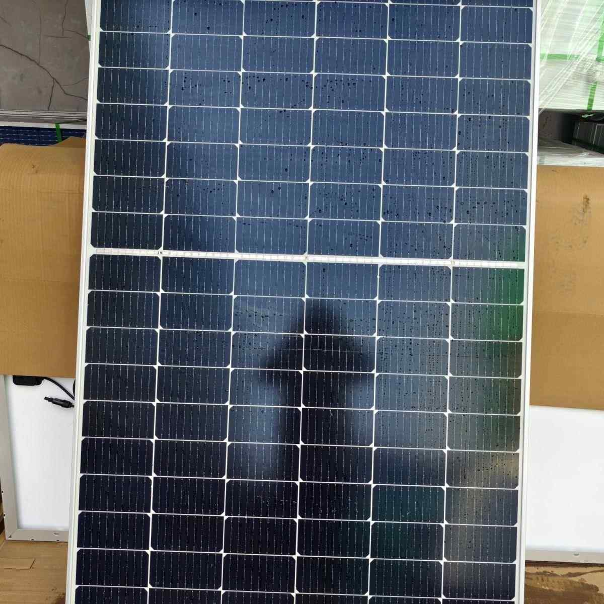 低价出售!全新单晶500瓦太阳能光伏发电板家用渔船充电瓶12-24伏