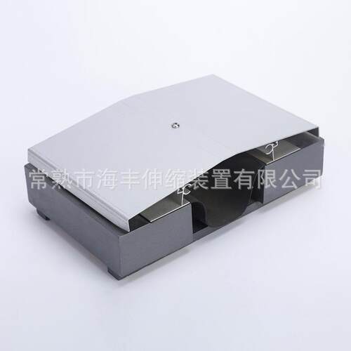 屋R-M100面变形缝金盖板变136形属缝建筑屋顶工程用抗震型伸缩缝
