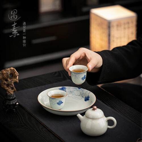 新款直销青花手绘茶杯家用功夫茶具品茗杯喝茶小杯子釉下彩牡丹闻