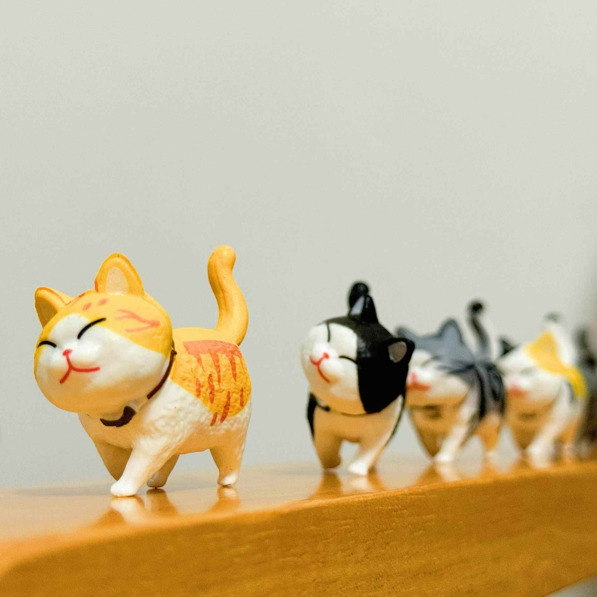 “喵呜一群小猫咪正向你走来”可爱迷你桌面摆件车载电脑显示摆件