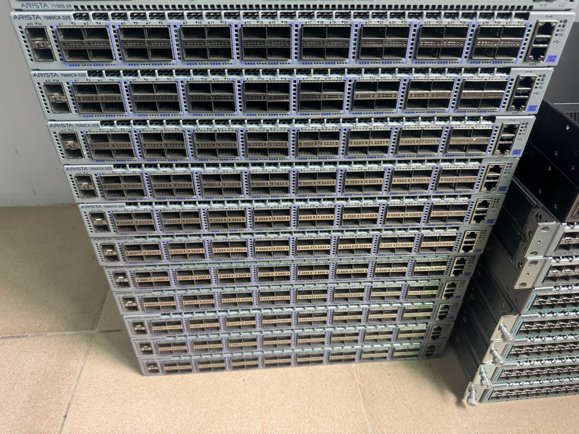 ARISTA DCS-7060CX-32S 32口100G光