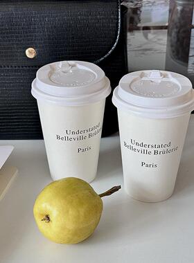 咖啡杯纸杯道具杯手持杯英语星球街头摄影