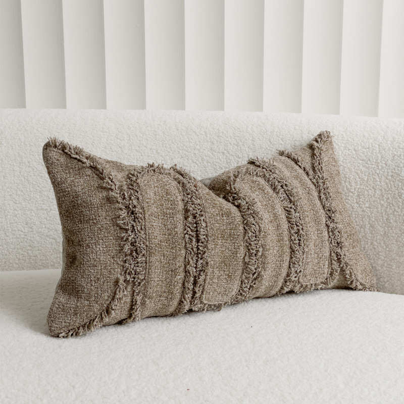 现代侘寂风流苏腰枕沙发长条形靠枕栗棕色抱枕棉麻混纺腰靠样板间