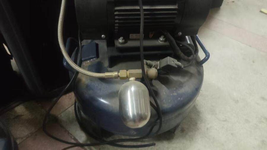 5月4日北京【京械6517】单位淘汰报废处置空压机一台网络拍卖公告