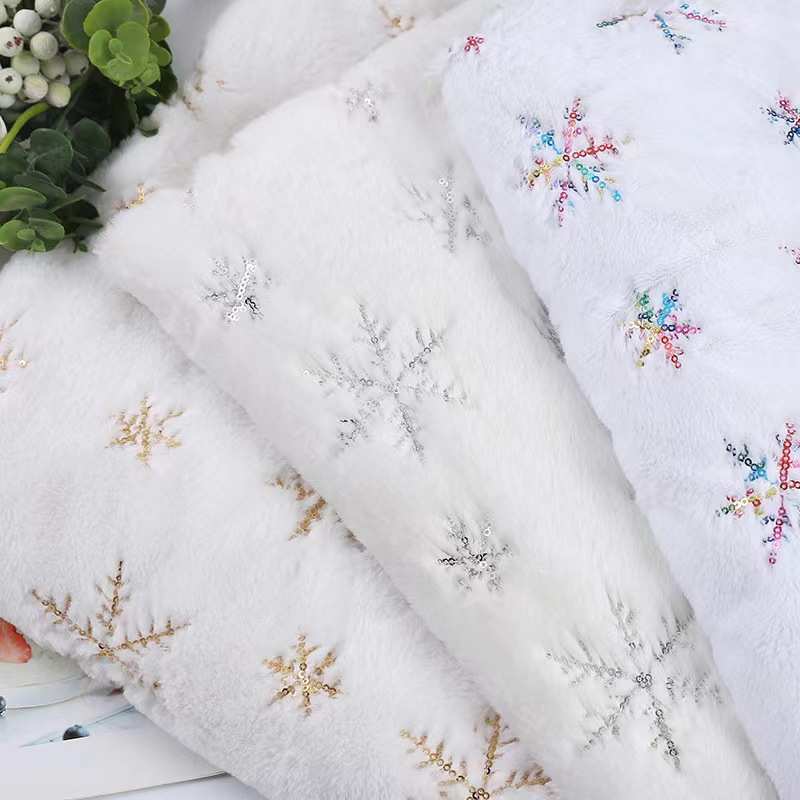 小兔绒pv绒绣花绒布  圣诞帽子树裙服装面料  雪花亮片绣花绒布现