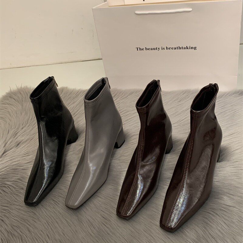 香港粗跟短靴女冬季新款高级感法式小踝靴高跟后拉链方头瘦瘦靴