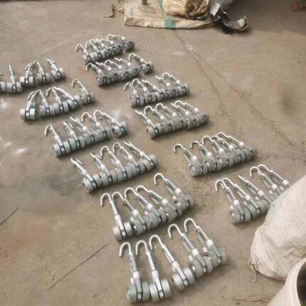 500个镀锌滑轮钩专拍    镀锌材质钩滑轮直径65