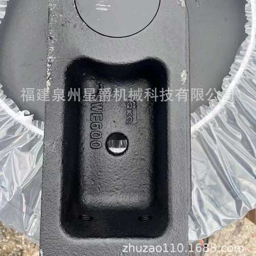 泉州 挖掘机 四轮一带 支重轮 斗齿 驱动轮 引导轮 DX800 岩石齿