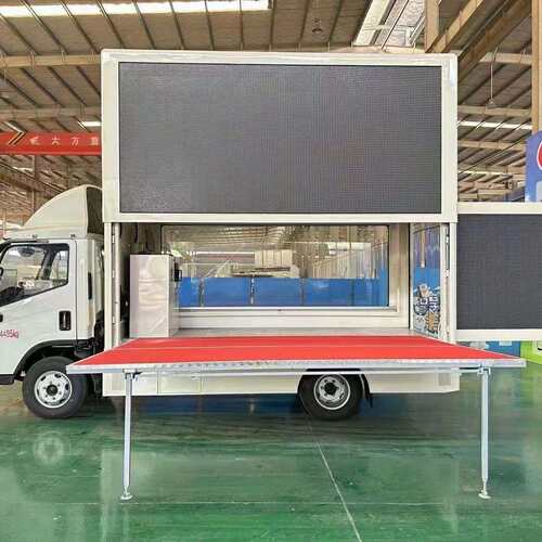 中国重汽豪沃演出舞台LED宣传车 流动LED彩屏电子屏广告宣传车