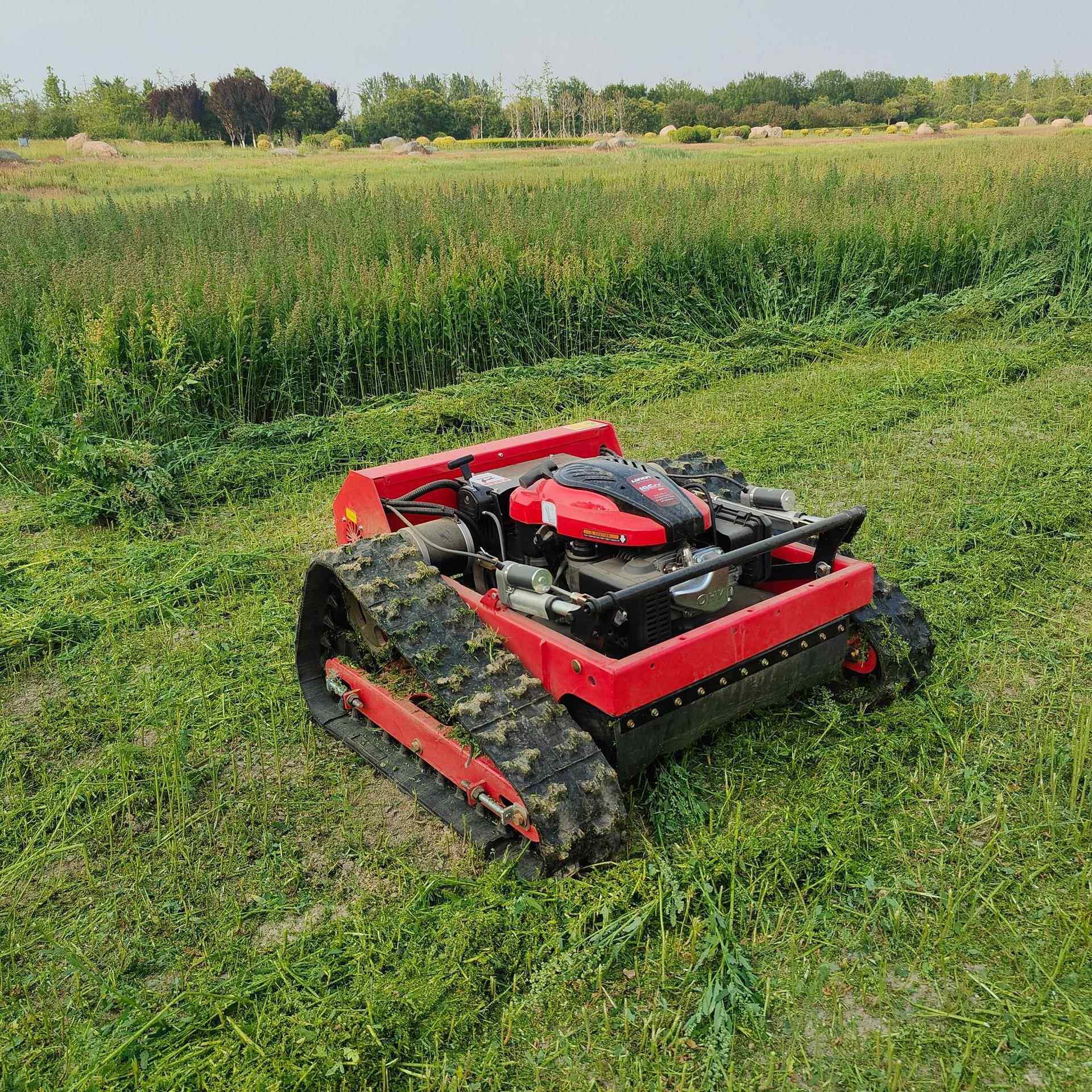 自走式遥控割草机 四冲程汽油款农用除草机 园林开荒杂草剪草机